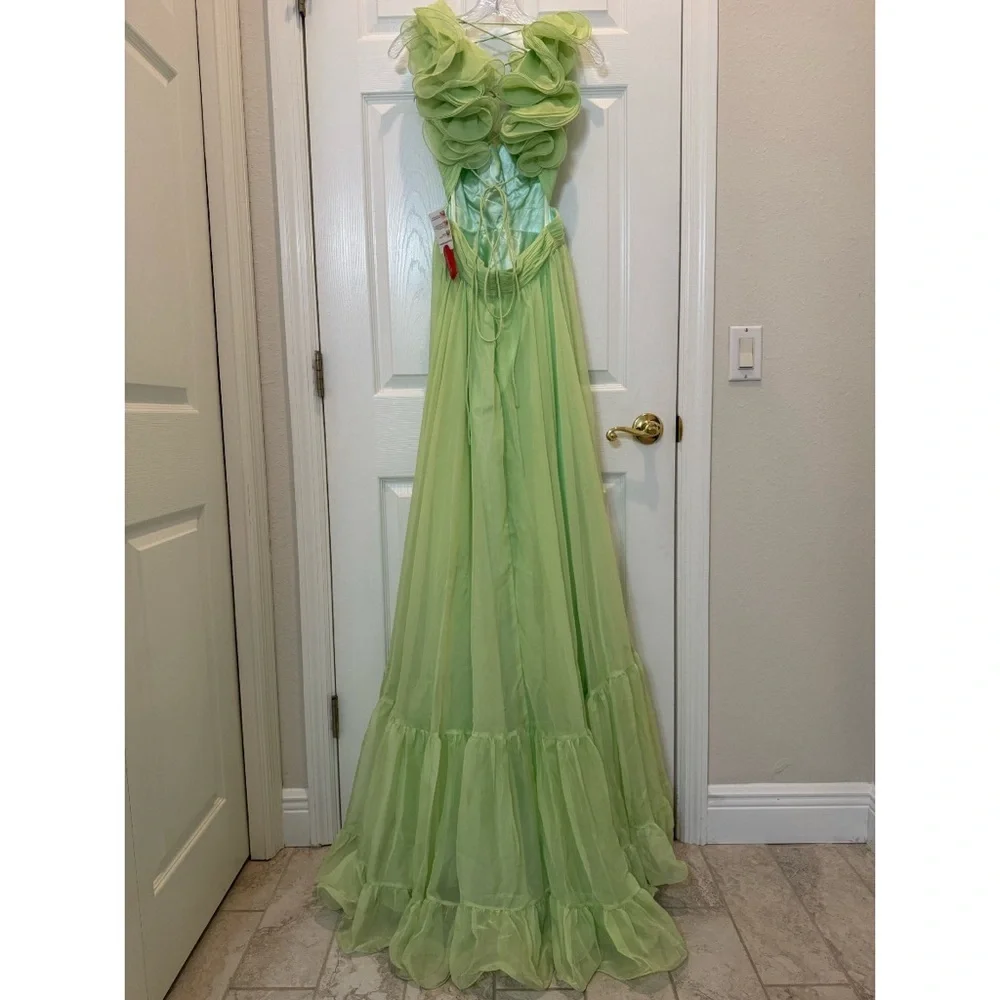 Mac Duggal 67911 Light Green Ruffle Tiered Cut-Out Chiffon Gown Size 6 NWT